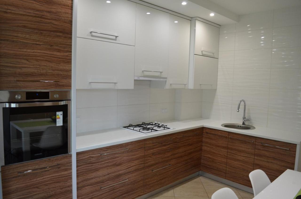 Apartment On Getmana Vigovskogo 49 Rivne Bagian luar foto
