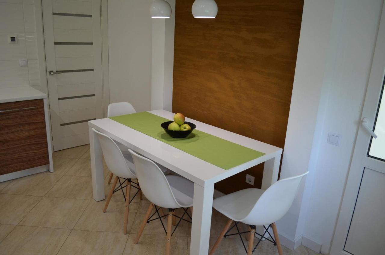 Apartment On Getmana Vigovskogo 49 Rivne Bagian luar foto