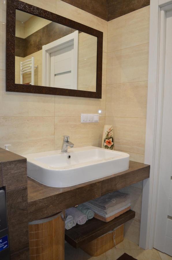 Apartment On Getmana Vigovskogo 49 Rivne Bagian luar foto
