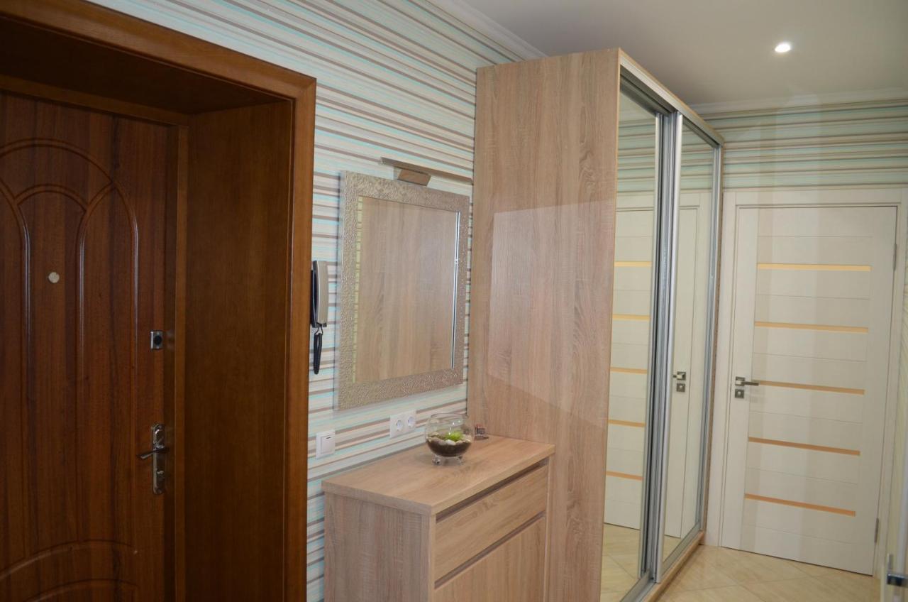 Apartment On Getmana Vigovskogo 49 Rivne Bagian luar foto