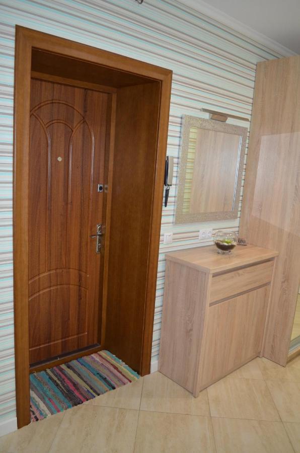 Apartment On Getmana Vigovskogo 49 Rivne Bagian luar foto
