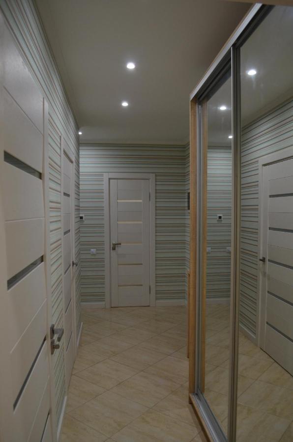 Apartment On Getmana Vigovskogo 49 Rivne Bagian luar foto