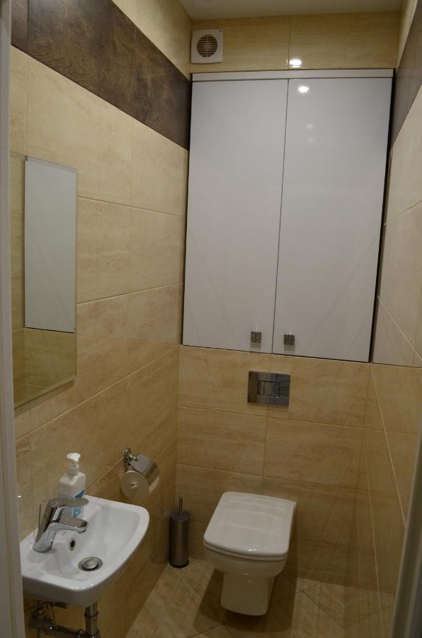 Apartment On Getmana Vigovskogo 49 Rivne Bagian luar foto