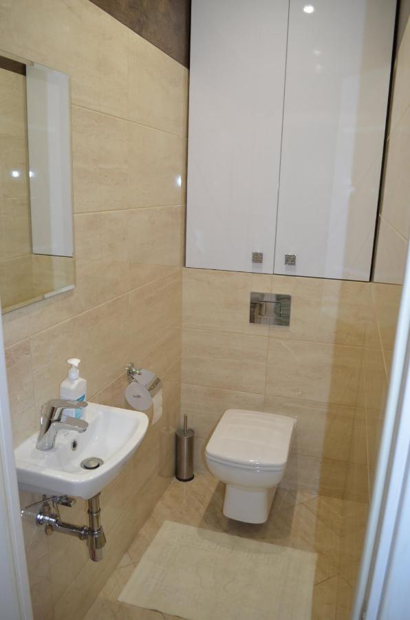 Apartment On Getmana Vigovskogo 49 Rivne Bagian luar foto