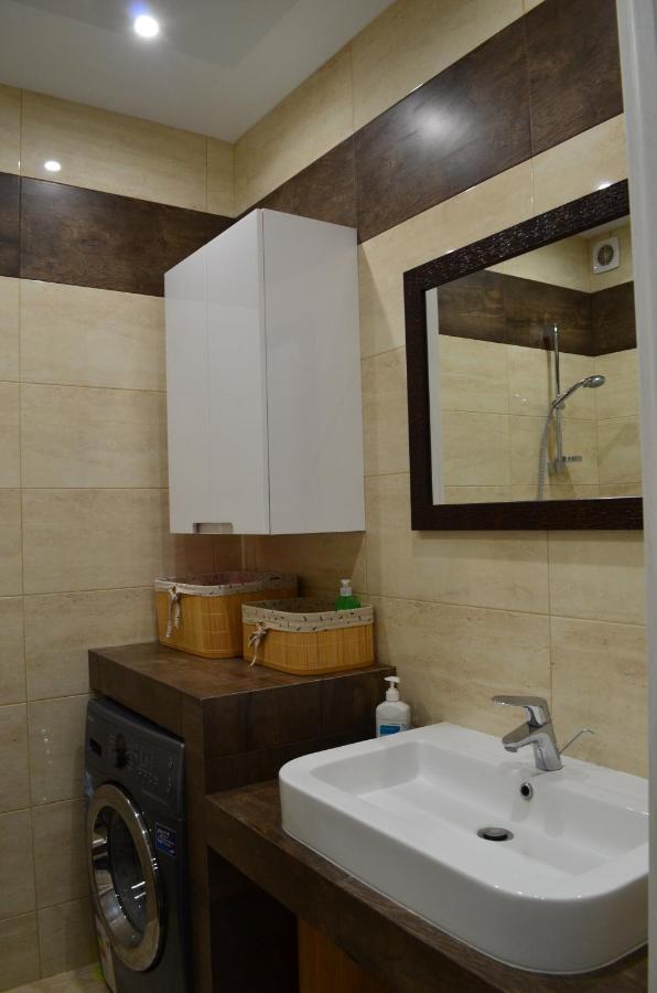 Apartment On Getmana Vigovskogo 49 Rivne Bagian luar foto