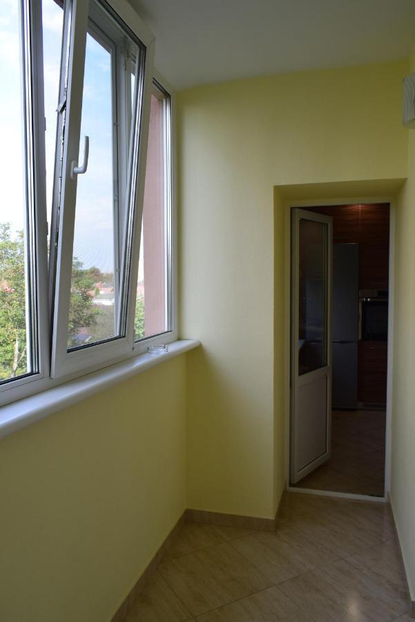 Apartment On Getmana Vigovskogo 49 Rivne Bagian luar foto